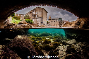 Under the bridge by Jérome Mirande 